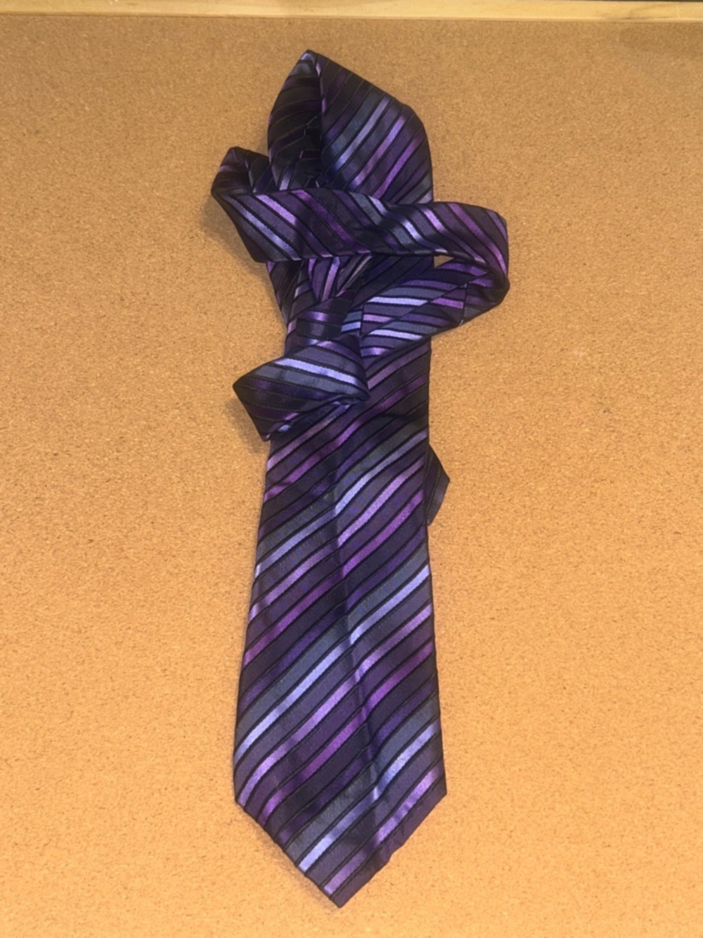 Men's Striped Purple Neck Tie - Classic Formal Accessory